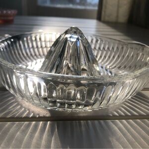 Clear Glass Citrus Juicer